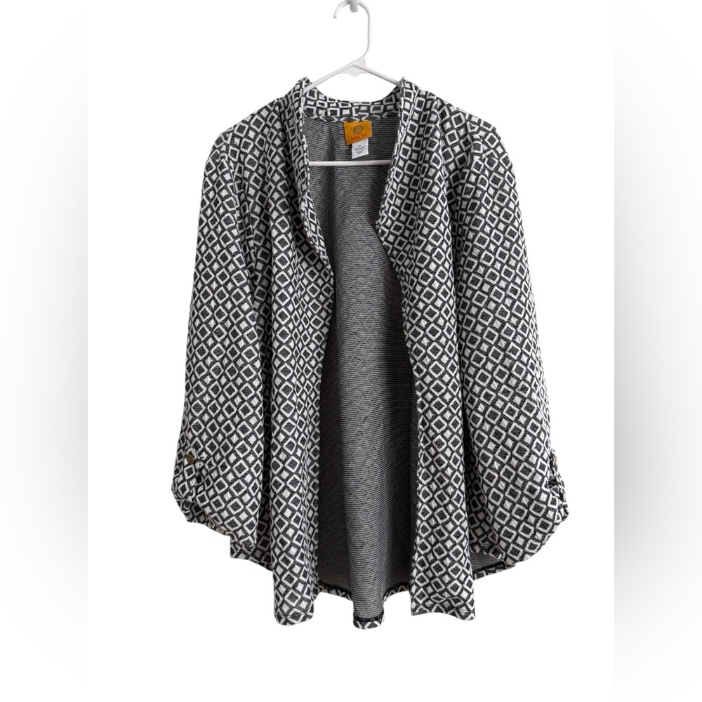 Ruby Rd. Black and White Textured Woven Jacquard Geometric Lightweight Cardigan - Picture 8 of 14